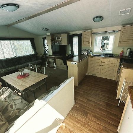 Caravan To Hire Lyon'S Robin Hood Рил Экстерьер фото